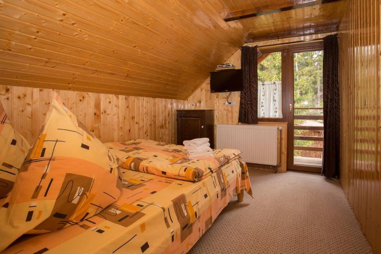 Cabana Ama Hotell Tău Bistra Exteriör bild